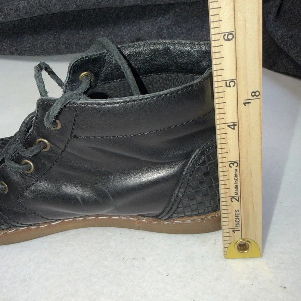 UGG Australia Mens 10 Black Woven Leather Chukka Boots Lace‎ Up Casual